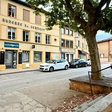Coup De Coeur A Lentilly- Place Du Village Apartamento